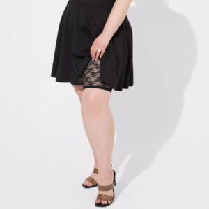 Torrid 9 Inch Comfort Waist Unlined Lace Bike Short Size 2